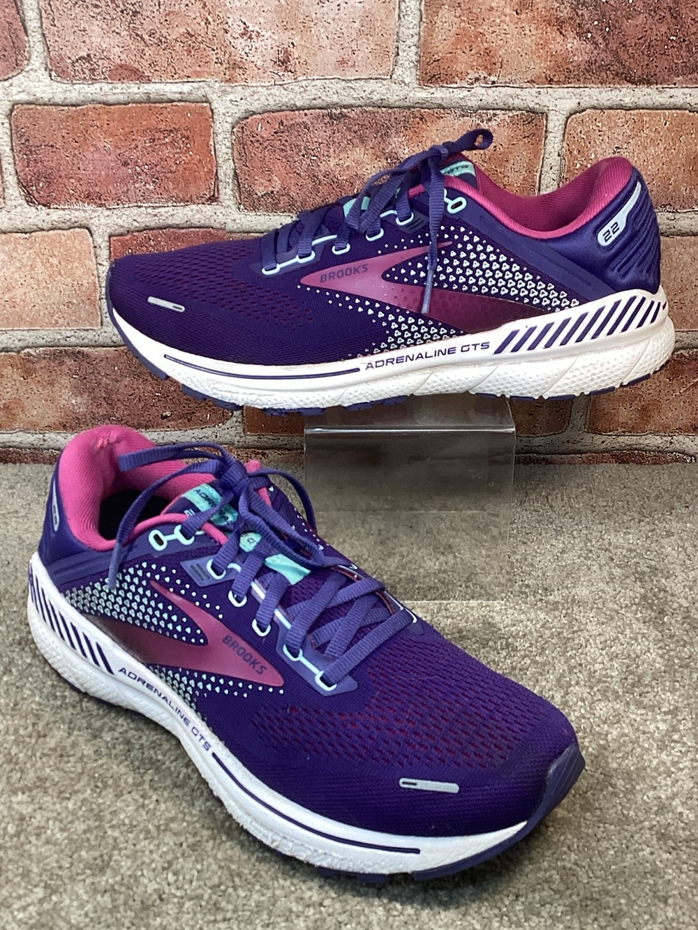 Brooks Adrenaline GTS 22 women’s running shoes sneakers size 9.5